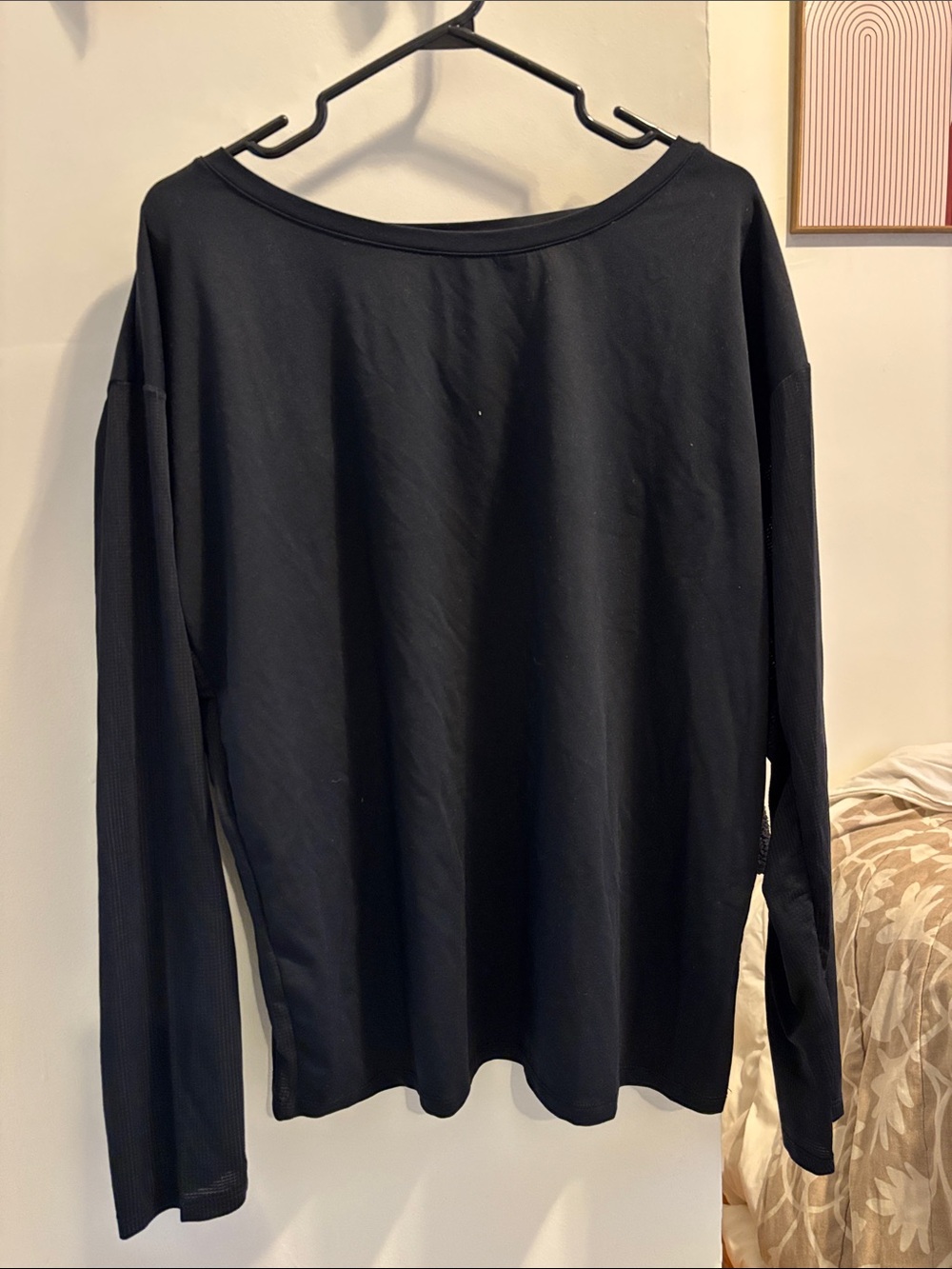 Fabletics Black Long-Sleeve Women's workout Top